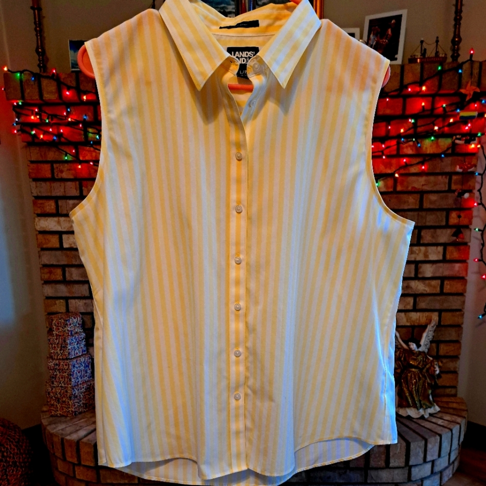 EUC Land's End sleeveless cotton button down blouse, size PL